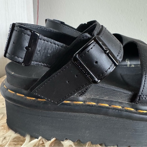 Dr Martens Black Voss Quad Platform Hydro Leather Sandals size 7 - Picture 3 of 10